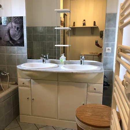 Holiday home Lumineuse, Et Jardin Et Piscine Privatifs, Tv Connectee