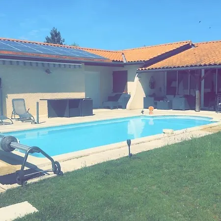 Lumineuse, Et Jardin Et Piscine Privatifs, Tv Connectee *