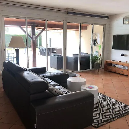 Lumineuse, Et Jardin Et Piscine Privatifs, Tv Connectee 펜션 *
