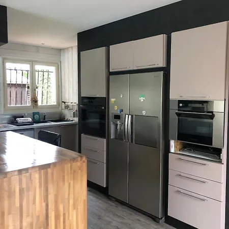 펜션 Lumineuse, Et Jardin Et Piscine Privatifs, Tv Connectee